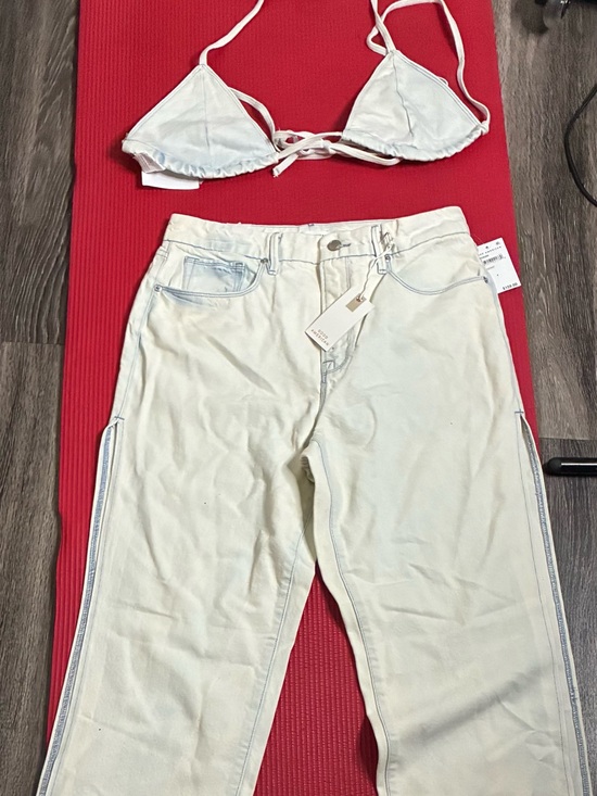 Good American Denim - Brand New Good American off white High-Rise Jeans and bra top